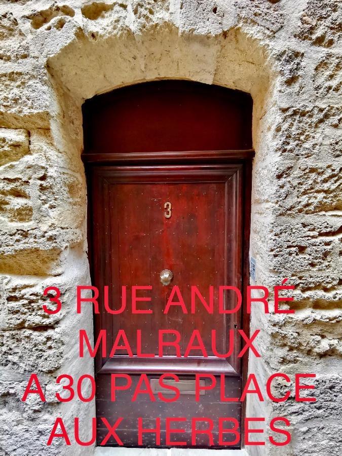 Appartement A 50 M De La Place Aux Herbes Uzes Exterior photo