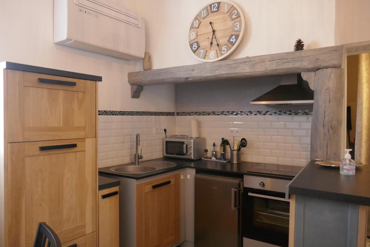 Appartement A 50 M De La Place Aux Herbes Uzes Exterior photo