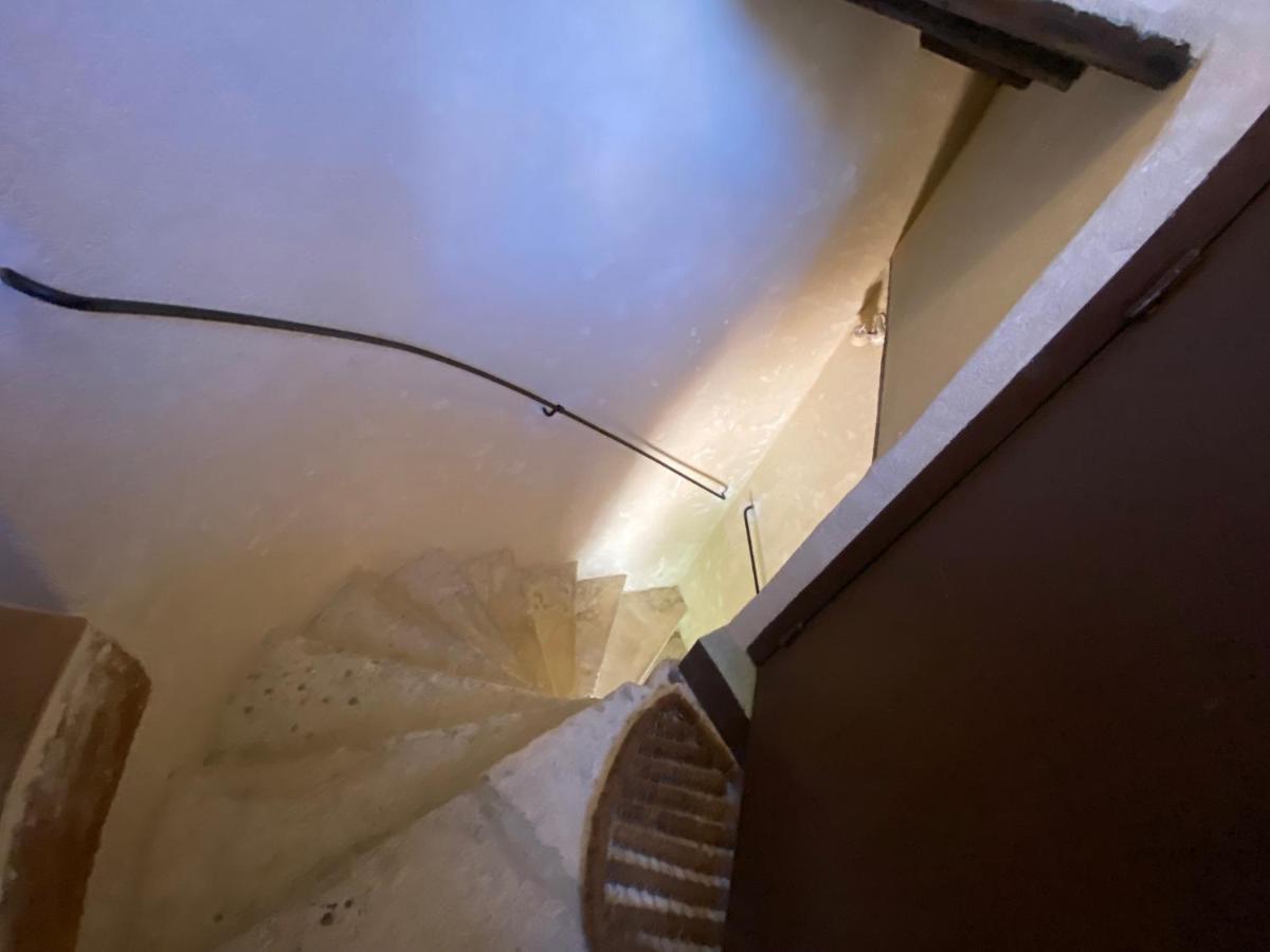 Appartement A 50 M De La Place Aux Herbes Uzes Exterior photo