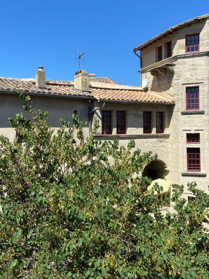 Appartement A 50 M De La Place Aux Herbes Uzes Exterior photo