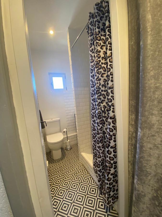 Appartement A 50 M De La Place Aux Herbes Uzes Exterior photo