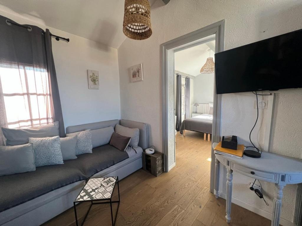 Appartement A 50 M De La Place Aux Herbes Uzes Exterior photo